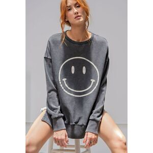 EASEL Don't Forget to Smile Smiley Mineral Wash Loose Fit Pullover Black ET18166